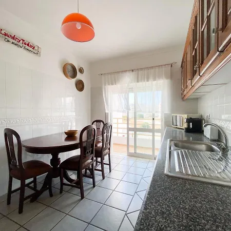 Louise House Apartment *